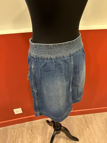 CHLOE
Blue 100% cotton denim skirt with two...