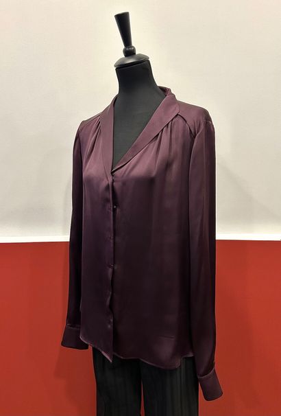 BOTTEGA VENETA
100% silk wine-colored blouse...