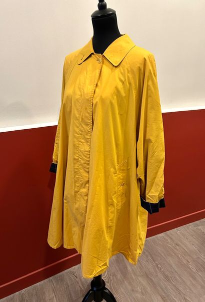 BURBERRYS 
Overzize 100% yellow cotton jacket...