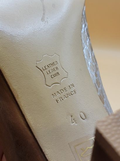 VALENTINE GAUTHIER 
Paire d'escarpins en...