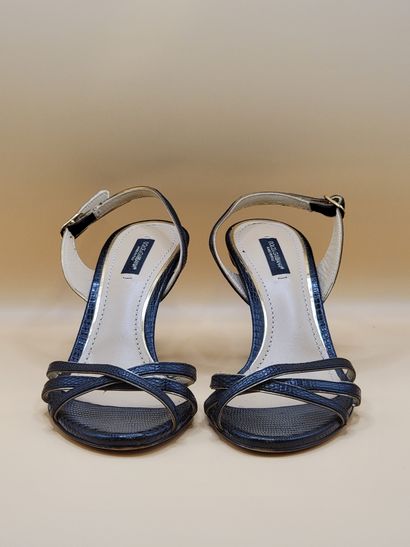 DOLCE GABBANA 
Paire de sandales en cuir...