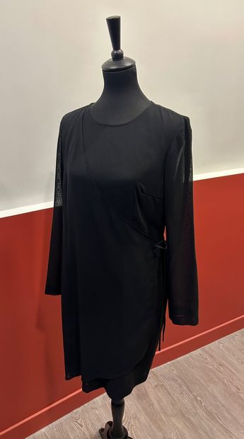 CERRUTI 1881 
Black 100% virgin wool wrap...