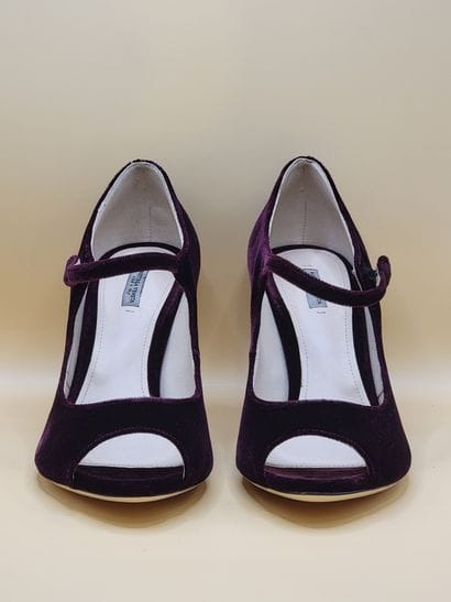 BOTTEGA VENETA 
Paire d'escarpins en velours...