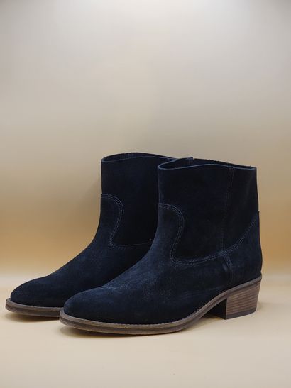 FORTE FORTE 
Pair of black suede boots. 
Size...