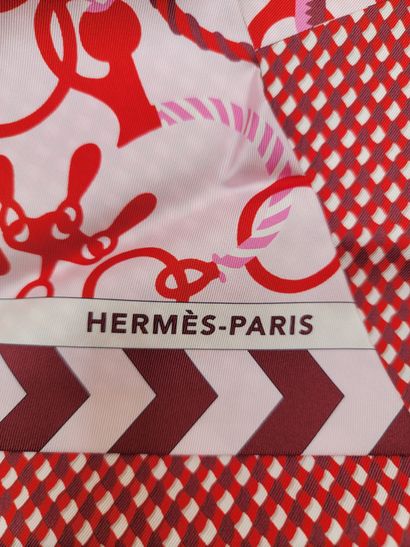 HERMES PARIS
Maxi Twilly cut 