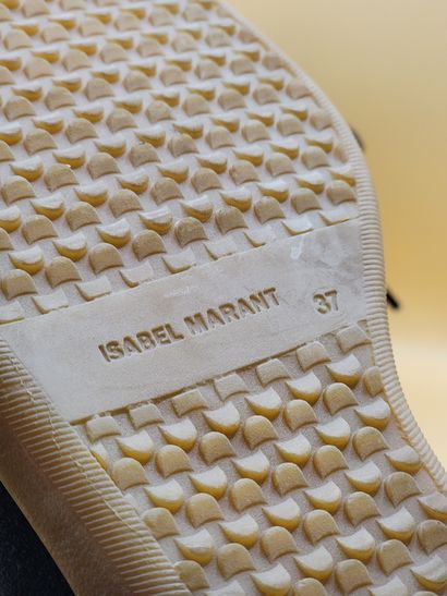 ISABEL MARANT 
Bobby