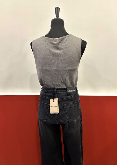 ROBERTO CAVALLI
Flared jeans in gray denim...