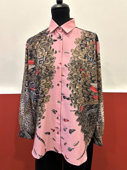 PAUL & JOE 
Feather print blouse on pink...