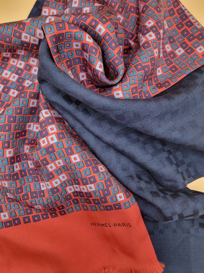 HERMES PARIS
Foulard double face 