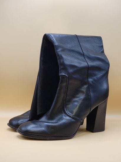 DIANE VON FURSTENBERG
Pair of black leather...