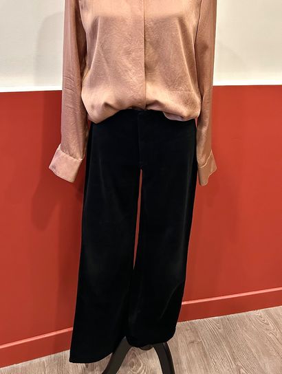 JOSEPH 
Black velvet flared pants with zip...