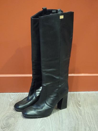 DIANE VON FURSTENBERG
Pair of black leather...
