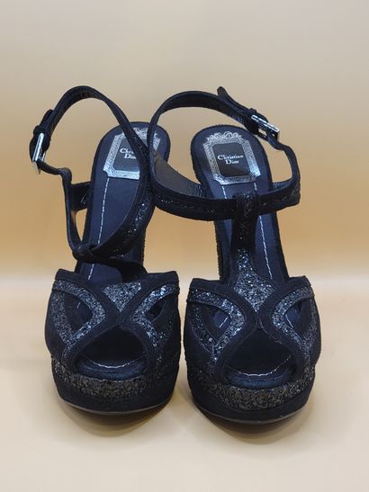 CHRISTIAN DIOR 
Paire de sandales à talons...