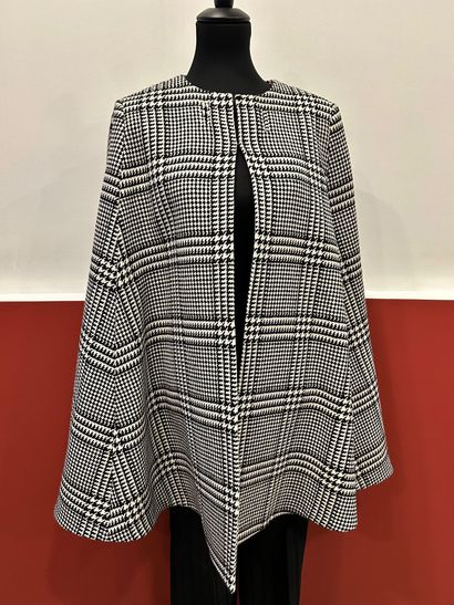 ROBERTO CAVALLI
Black and white houndstooth...