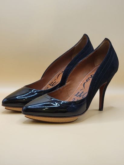 LANVIN - été 2010 
Paire d'escarpins en cuir...