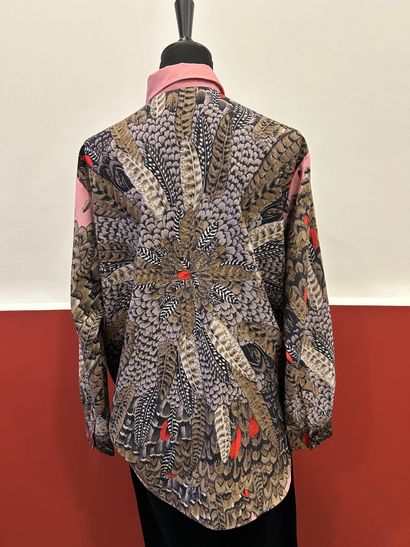 PAUL & JOE 
Feather print blouse on pink...