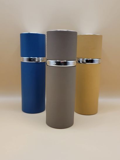 HERMES PARIS
Etui à parfum en cuir surpiqué...