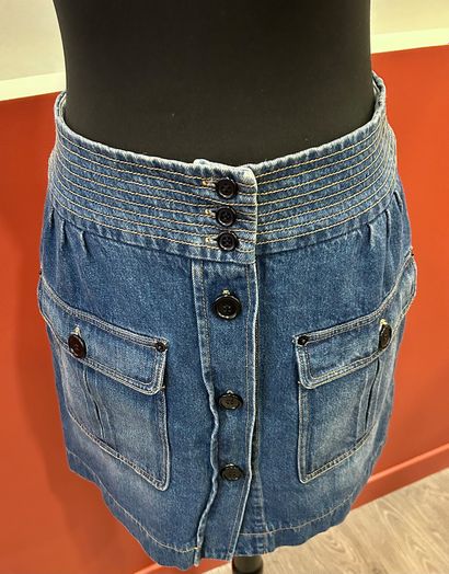 CHLOE
Blue 100% cotton denim skirt with two...