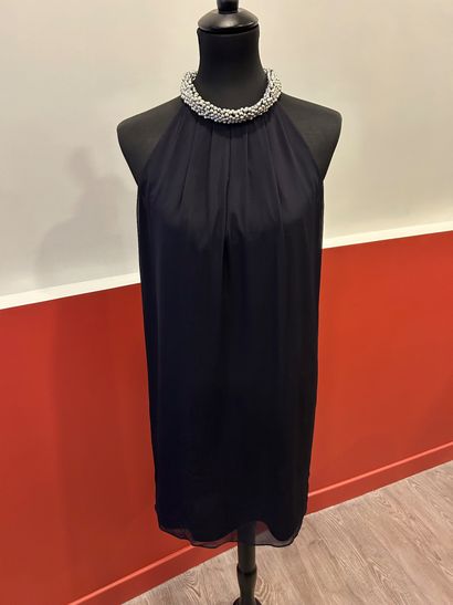 DIANE VON FURSTENBERG 
Robe noire 100% soie...
