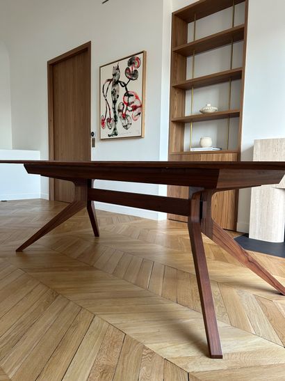 Matthew HILTON (né en 1957) 
Table de salle...