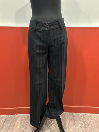 DOLCE & GABBANA 
Pantalon évasé noir rayé...