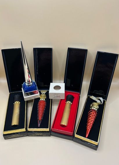 LOUBOUTIN 
Ensemble comprenant : 
- 1 vernis...
