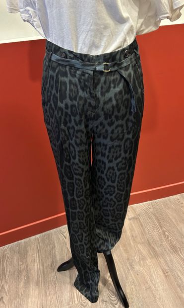 ROBERTO CAVALLI
Pantalon léopard gris et...