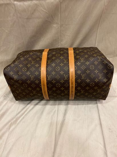 LOUIS VUITTON 
Superbe sac modèle 
