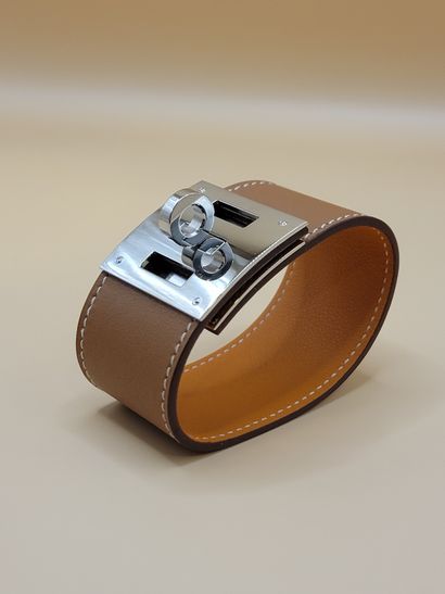 HERMES PARIS
Bracelet Kelly dog en cuir de...