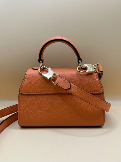 MOYNAT 
Ravissant sac à main modèle 
