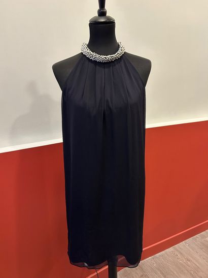 DIANE VON FURSTENBERG 
Robe noire 100% soie...