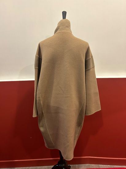 HERMES PARIS
Superbe manteau en cachemire...