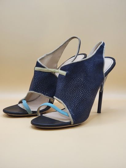 APERLAI PARIS
Paire de sandales à talons...