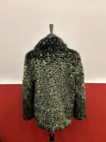 ZADIG ET VOLTAIRE 
Veste en fourrure synthétique...