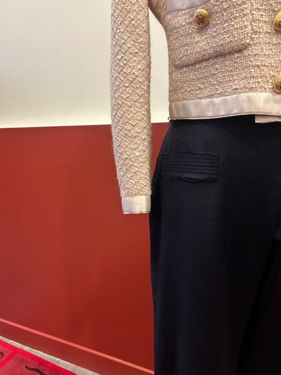 CHANEL 
Pantalon en laine, mohair et cachemire...