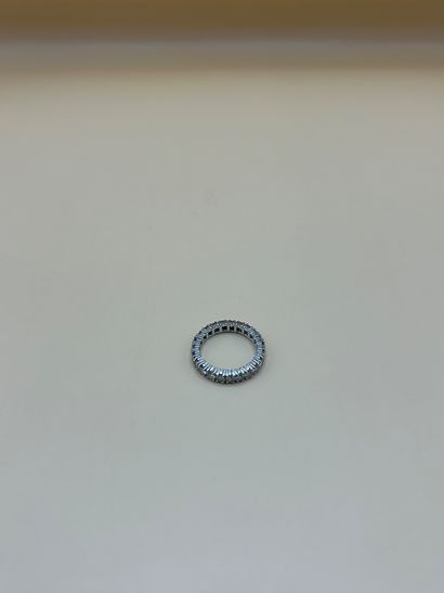 Alliance américaine en or gris 18 carats...