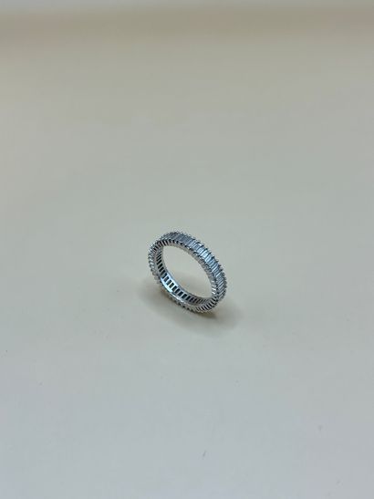 Alliance en or gris 18 carats (750/1000)...