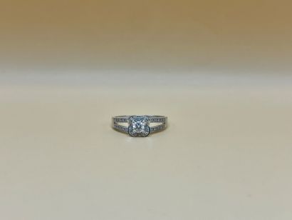 MAUBOUSSIN 
Bague Solitaire 