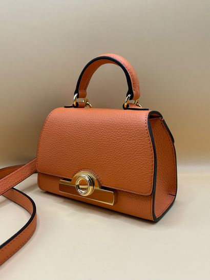 MOYNAT 
Ravissant sac à main modèle 
