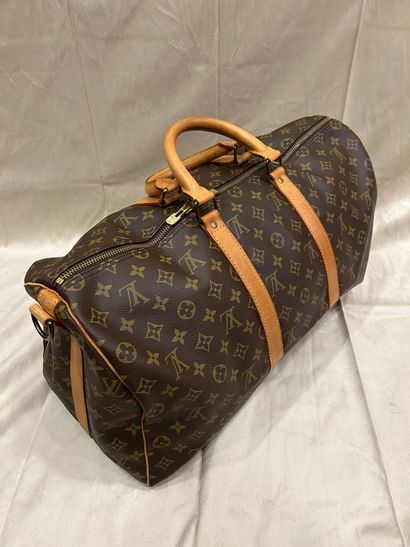 LOUIS VUITTON 
Superbe sac modèle 