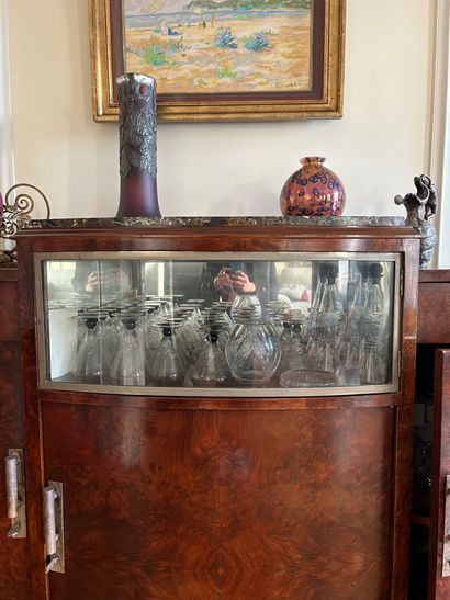 Epoque Art déco, circa 1930
Superbe buffet...