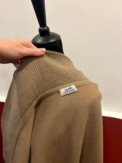 HERMES PARIS
Superbe manteau en cachemire...