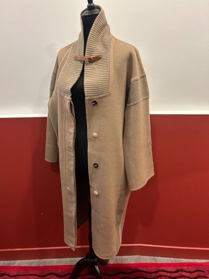 HERMES PARIS
Superbe manteau en cachemire...
