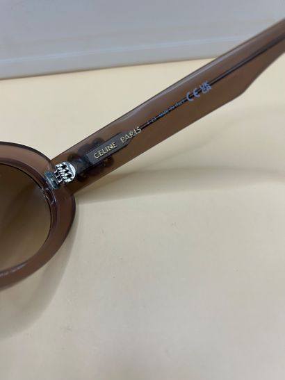 CELINE PARIS 
Lunettes de soleil 