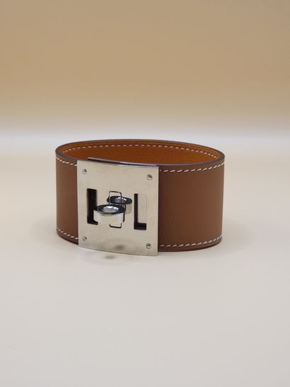 HERMES PARIS
Bracelet Kelly dog en cuir de...