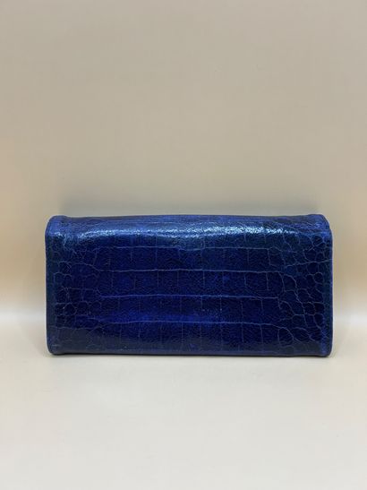 MIU MIU 
Portefeuille compagnon 