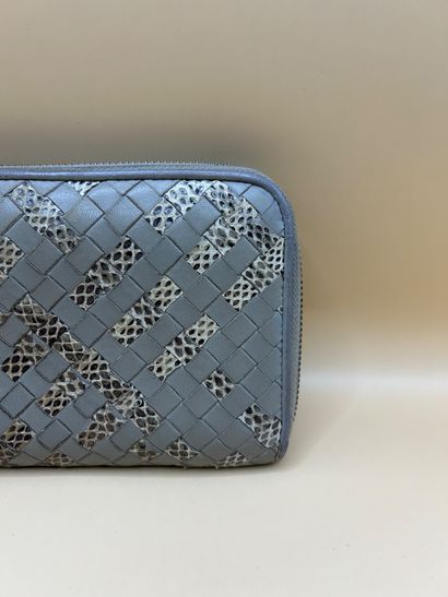 BOTTEGA VENETA 
Portefeuille compagnon en...