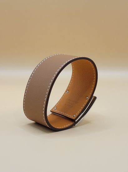 HERMES PARIS
Bracelet Kelly dog en cuir de...
