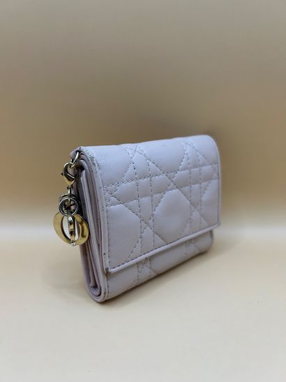 CHRISTIAN DIOR 
Portefeuille compact en cuir...