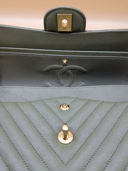 CHANEL
Sac à main modèle 